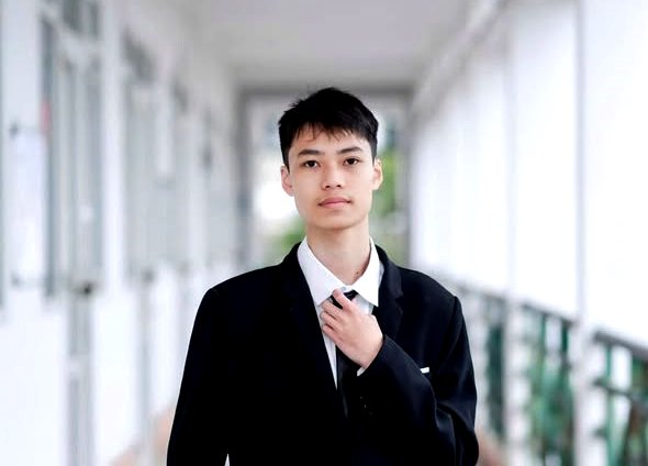 L&agrave;o Cai c&oacute; 1 học sinh đạt điểm thi tốt nghiệp THPT cao thứ 2 to&agrave;n quốc - Ảnh 2.