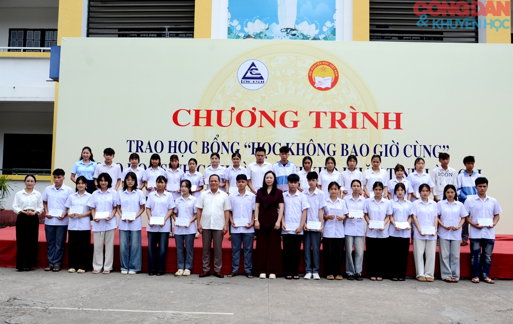 L&agrave;o Cai đẩy mạnh &ldquo;B&igrave;nh d&acirc;n học vụ số&rdquo;, x&acirc;y dựng danh hiệu &ldquo;C&ocirc;ng d&acirc;n học tập&rdquo; trong thời kỳ chuyển đổi số - Ảnh 14.