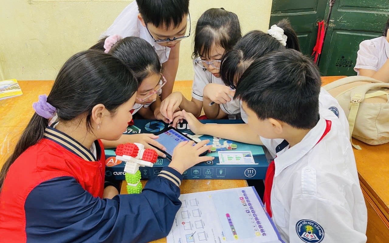 Gi&aacute;o dục STEM trước năm học mới: Cởi tr&oacute;i &aacute;p lực, trả lại gi&aacute; trị thực - Ảnh 2.
