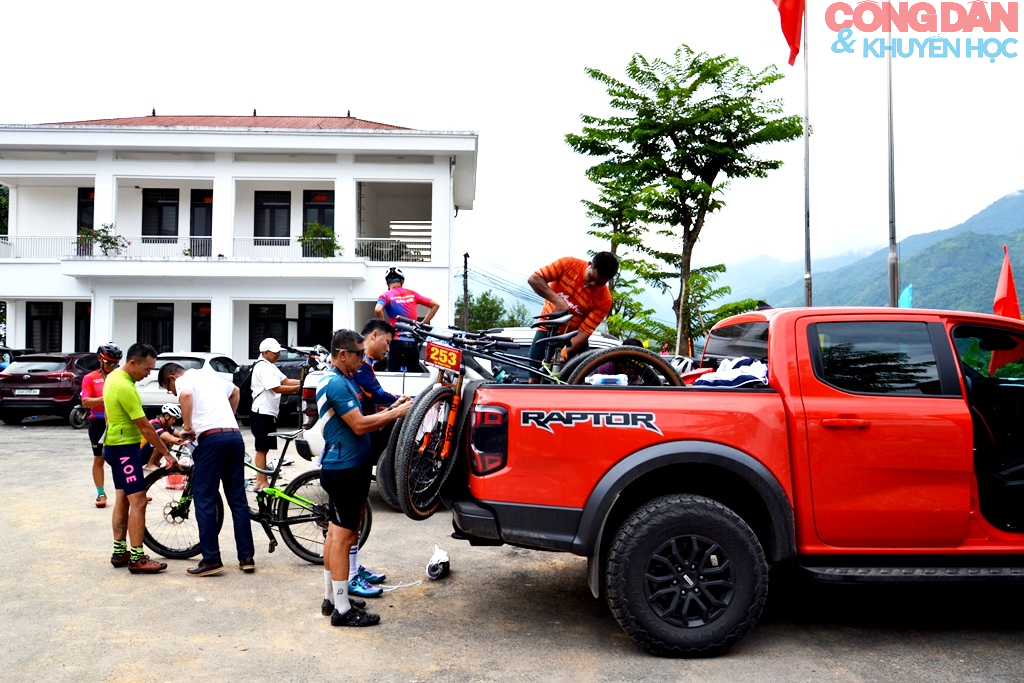 S&ocirc;i động đường đua giữa m&acirc;y ng&agrave;n v&agrave; s&oacute;ng l&uacute;a v&agrave;ng Mường Bo - Ảnh 22.