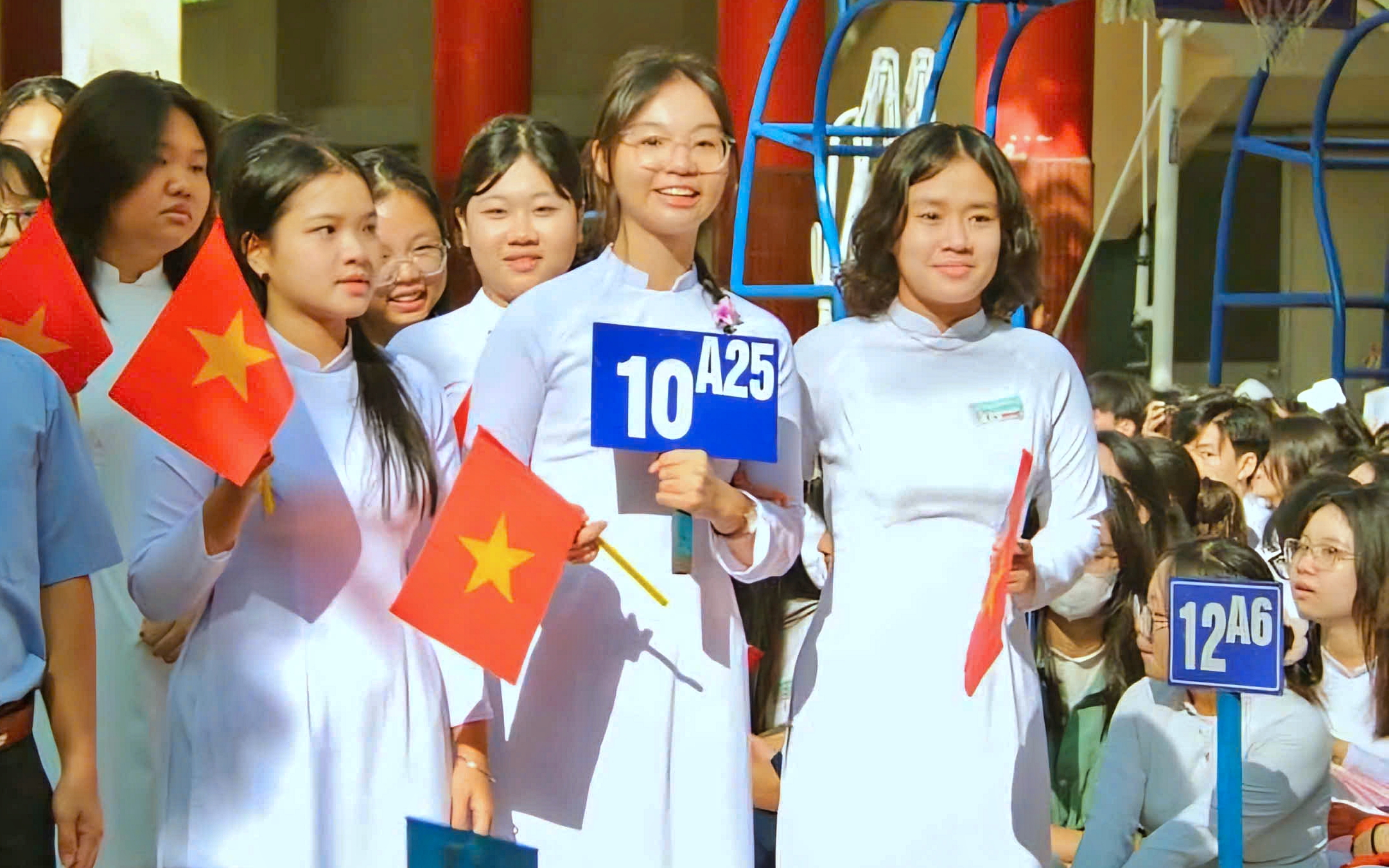 Khoản thu nào đầu năm học là lạm thu học đường? - Ảnh 1.