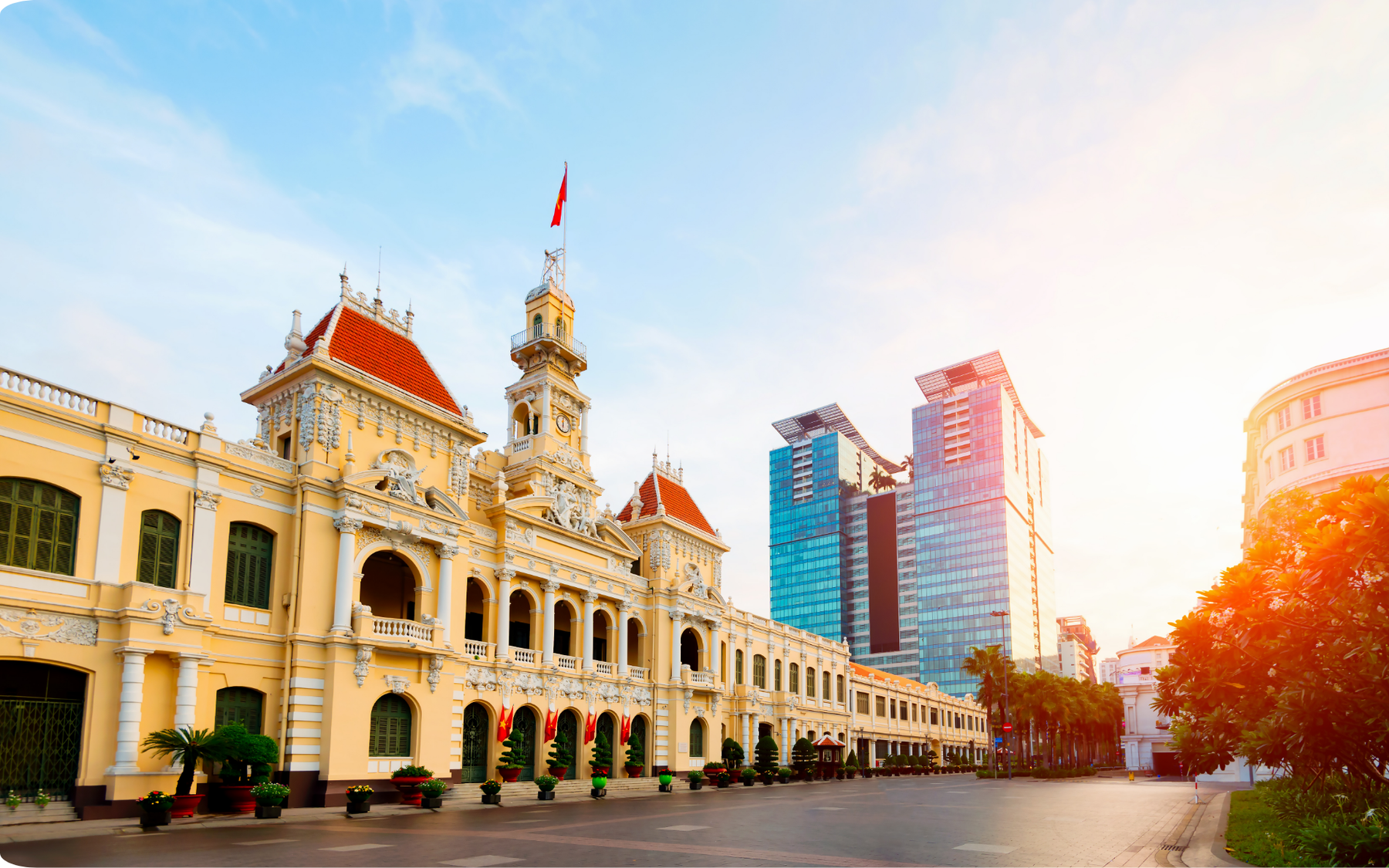 Thời tiết nắng n&oacute;ng c&ograve;n trở lại trong th&aacute;ng 8 - Ảnh 1.