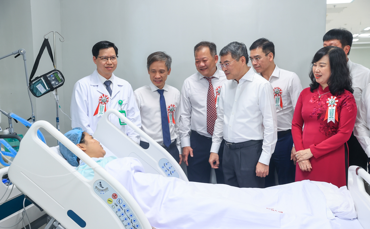 Hai giai đoạn hoạt động Bệnh viện Việt Đức cơ sở 2 tại Ninh B&igrave;nh- Ảnh 2.