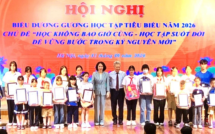 "Khát vọng cống hiến" thắp sáng tinh thần "Học không bao giờ cùng" của khuyến học Thủ đô - Ảnh 2.