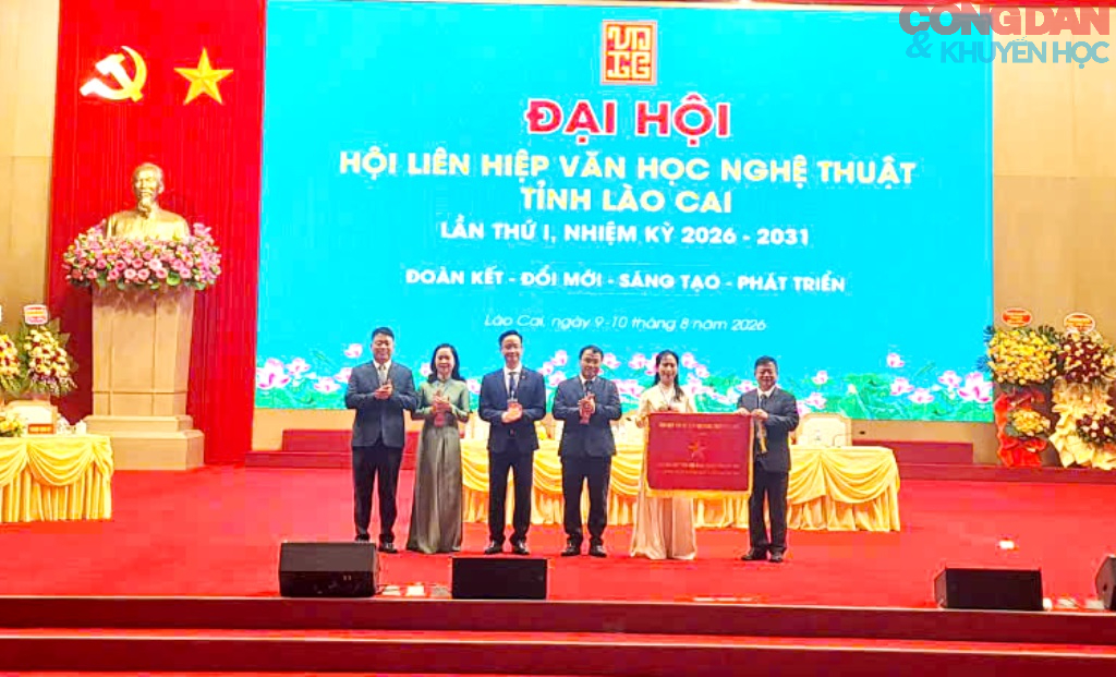 Văn học - Nghệ thuật Lào Cai hướng về nhân dân, gìn giữ bản sắc trong đời sống mới - Ảnh 7.