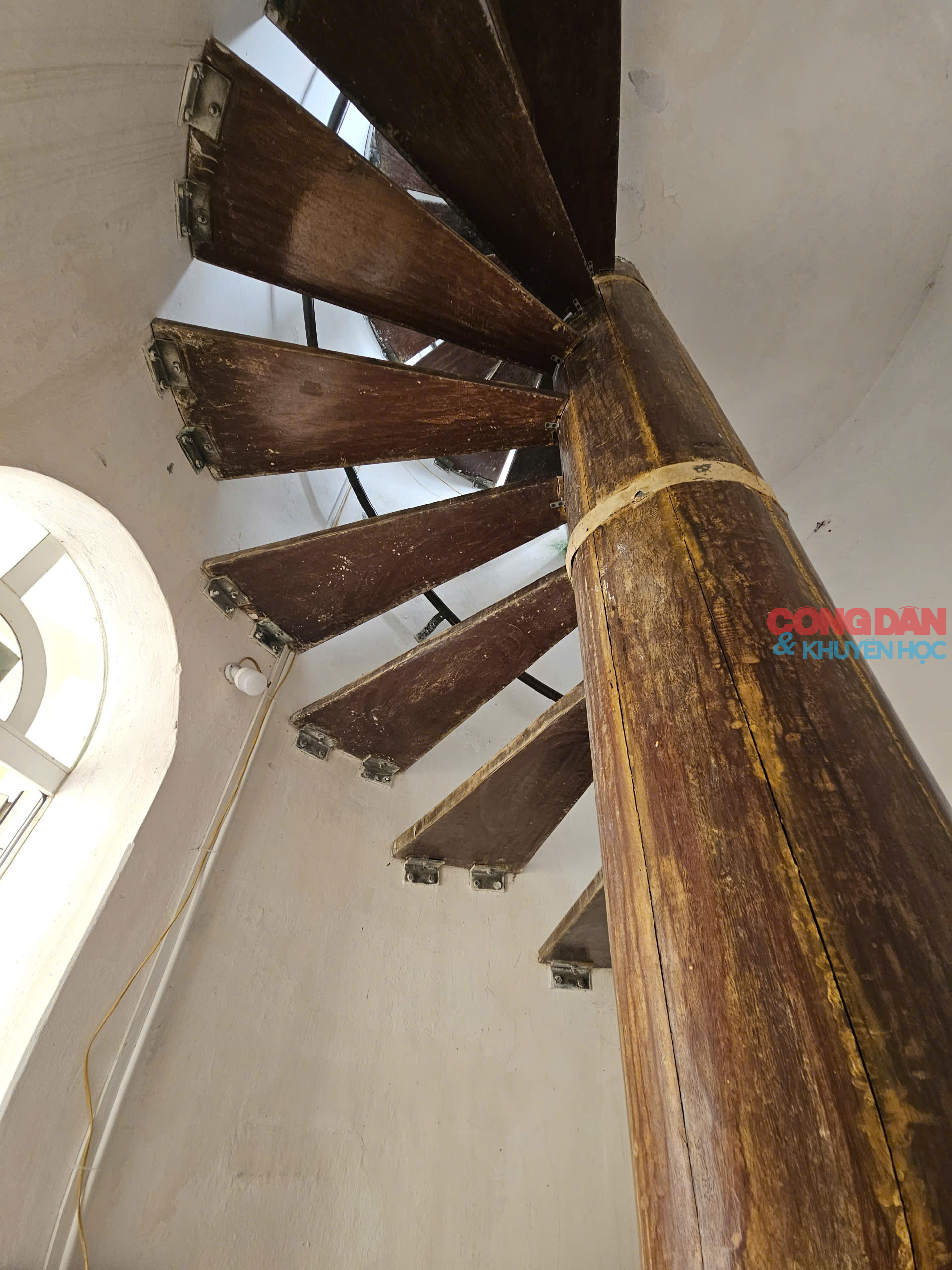 Khám phá hải đăng Vĩnh Thực, "mắt thần" của biển đảo Đông Bắc - Ảnh 8.