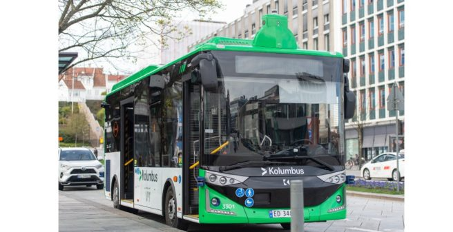 Xe bus tự h&agrave;nh cấp độ 4 lần đầu chạy tuyến c&ocirc;ng cộng kh&ocirc;ng cần t&agrave;i xế an to&agrave;n - Ảnh 2.