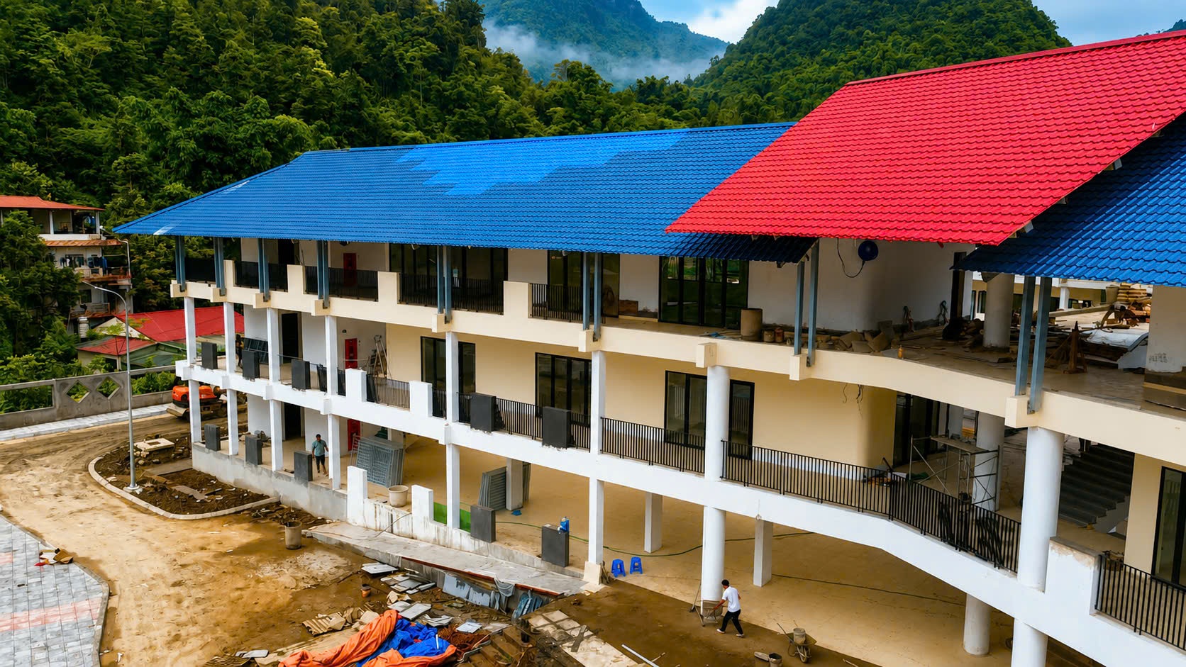 Những người l&iacute;nh qu&acirc;n h&agrave;m xanh tr&ecirc;n c&ocirc;ng trường x&acirc;y dựng 4 trường nội tr&uacute; bi&ecirc;n giới ở L&agrave;o Cai - Ảnh 12.
