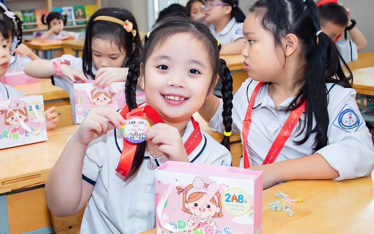 Đưa Tiếng Anh th&agrave;nh ng&ocirc;n ngữ thứ hai: C&oacute; nhất thiết phải bằng m&ocirc;n thi bắt buộc? - Ảnh 2.