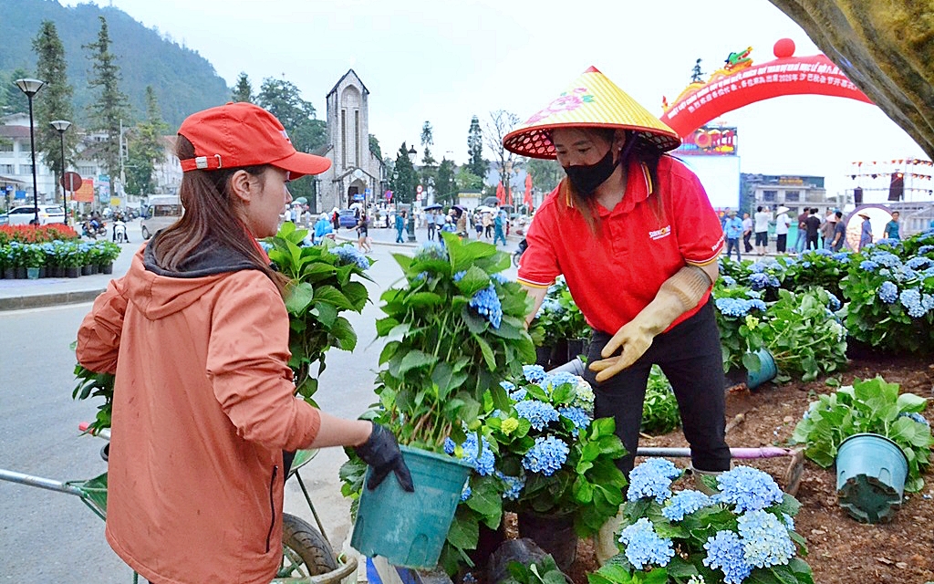 "Sa Pa - Thu về trên miền di sản" rực rỡ những vũ điệu trong sương - Ảnh 2.