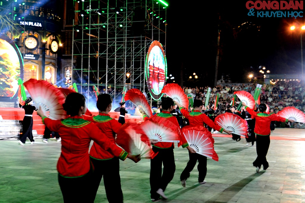 Rực rỡ vũ điệu mùa thu trên sóng lúa vàng Sa Pa - Ảnh 6.