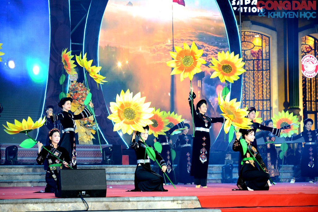Rực rỡ vũ điệu mùa thu trên sóng lúa vàng Sa Pa - Ảnh 7.
