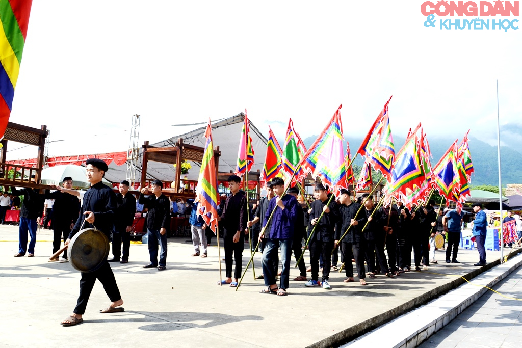 Tưng bừng khai hội đền Nghĩa Đô - Ảnh 4.