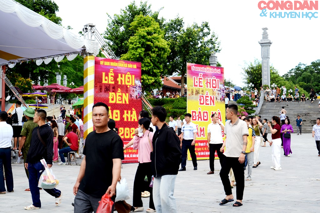 Đền Bảo H&agrave; (L&agrave;o Cai) v&agrave;o ch&iacute;nh lễ 2026 - Ảnh 9.