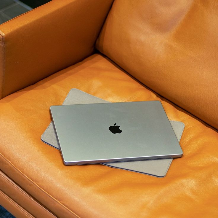 MacBook Air cũng "lao đao" v&igrave; cơn kh&aacute;t AI, người d&ugrave;ng Apple "lao đao" v&igrave; tăng gi&aacute; - Ảnh 1.