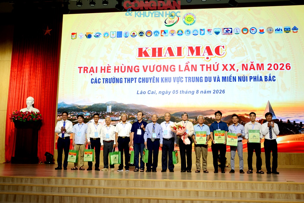 Khai mạc Trại h&egrave; H&ugrave;ng Vương lần thứ XX ở v&ugrave;ng bi&ecirc;n giới L&agrave;o Cai - Ảnh 28.