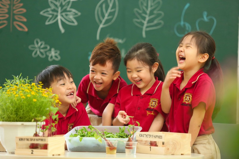 Trẻ em 5-6 tuổi thuộc diện phổ cập giáo dục mầm non được miễn, giảm, hỗ trợ học phí - Ảnh 1.