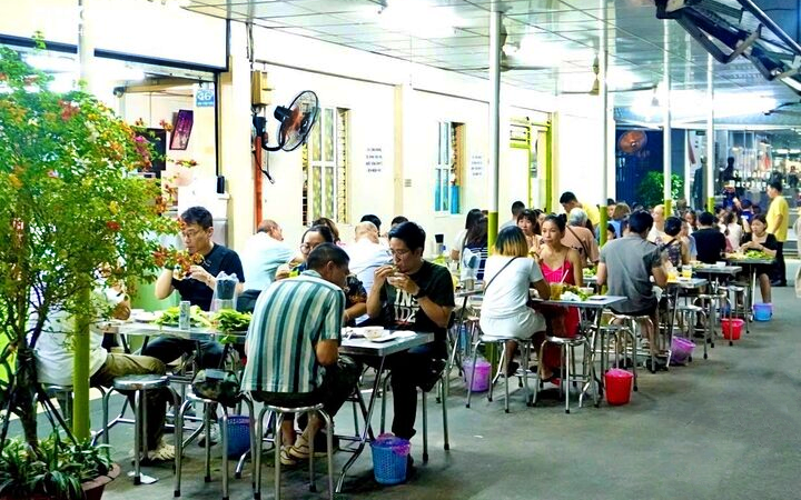 Việt Nam dẫn đầu Đ&ocirc;ng Nam &Aacute; về du lịch kh&aacute;m ph&aacute; với T&acirc;n Định - "khu phố tuyệt nhất" - Ảnh 6.