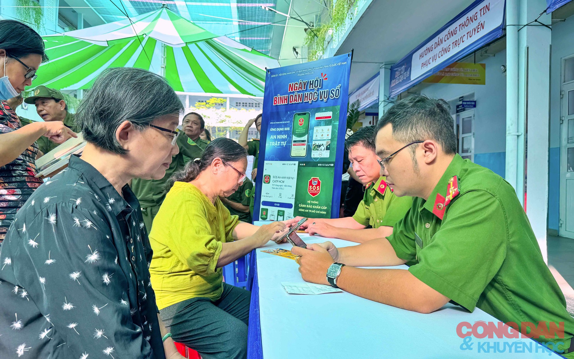 Phong tr&agrave;o "B&igrave;nh d&acirc;n học vụ số" lan tỏa từ cơ sở, đưa kỹ năng số đến gần người d&acirc;n - Ảnh 2.