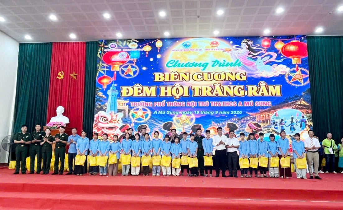 “Biên cương đêm hội trăng rằm” ở Lào Cai - Ảnh 5.