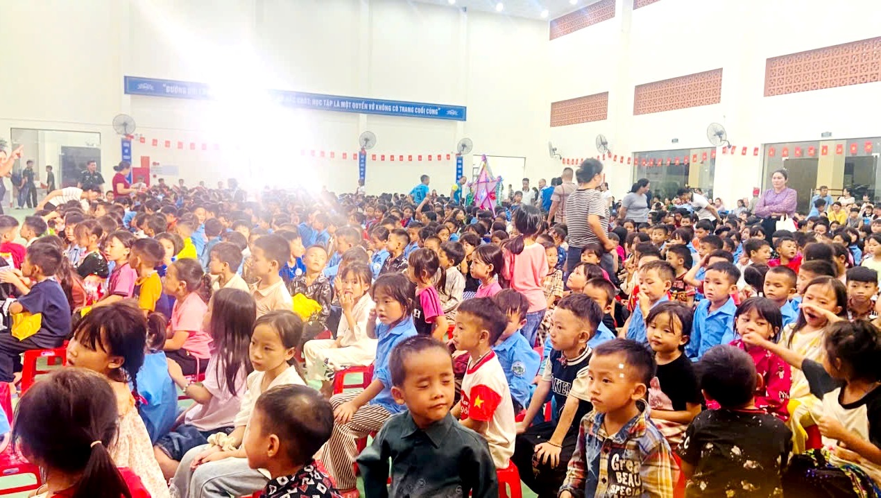 “Biên cương đêm hội trăng rằm” ở Lào Cai - Ảnh 6.