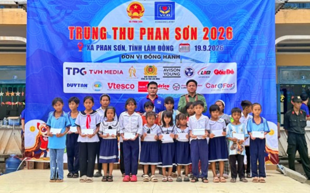 Trung thu ý nghĩa cho 2.000 em nhỏ tại xã miền núi Phan Sơn, Lâm Đồng - Ảnh 1.