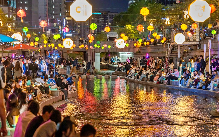 Du lịch m&ugrave;a thấp điểm hấp dẫn với những g&oacute;c nh&igrave;n mới - Ảnh 1.