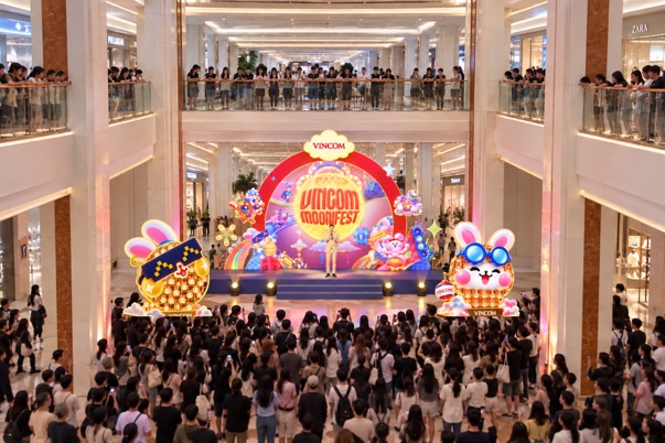 Từ rước đ&egrave;n đến &ldquo;rước may&rdquo;: Vincom Moonifest biến m&ugrave;a trăng th&agrave;nh cuộc vui đa trải nghiệm- Ảnh 2.