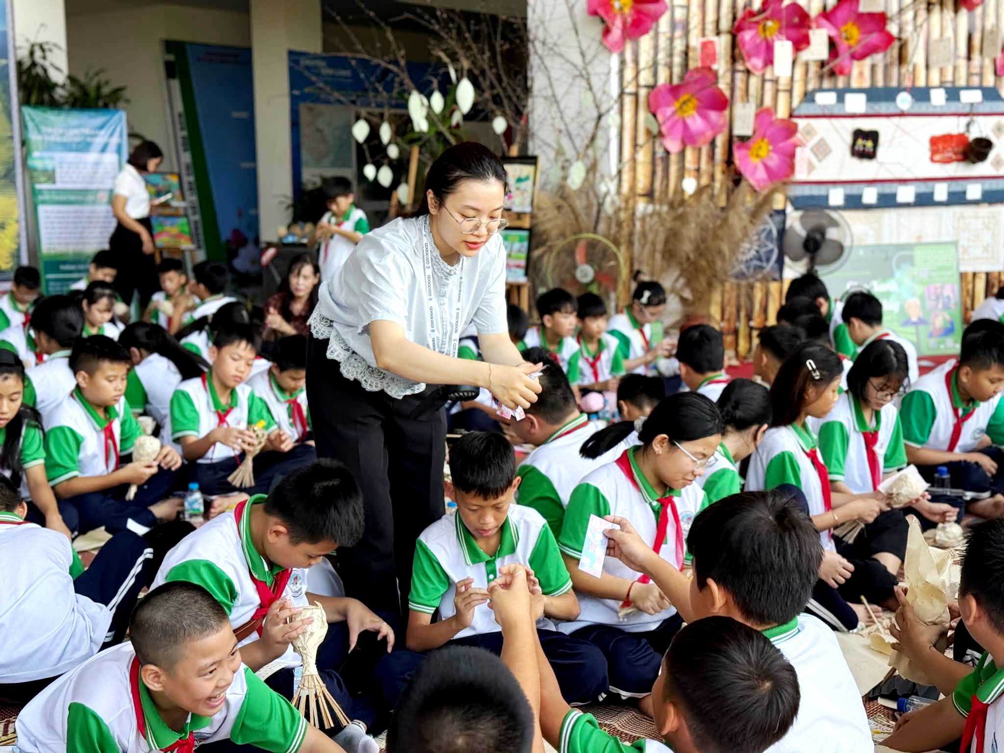 Trải nghiệm Tết Trung thu c&ugrave;ng Bảo t&agrave;ng L&agrave;o Cai - Ảnh 2.