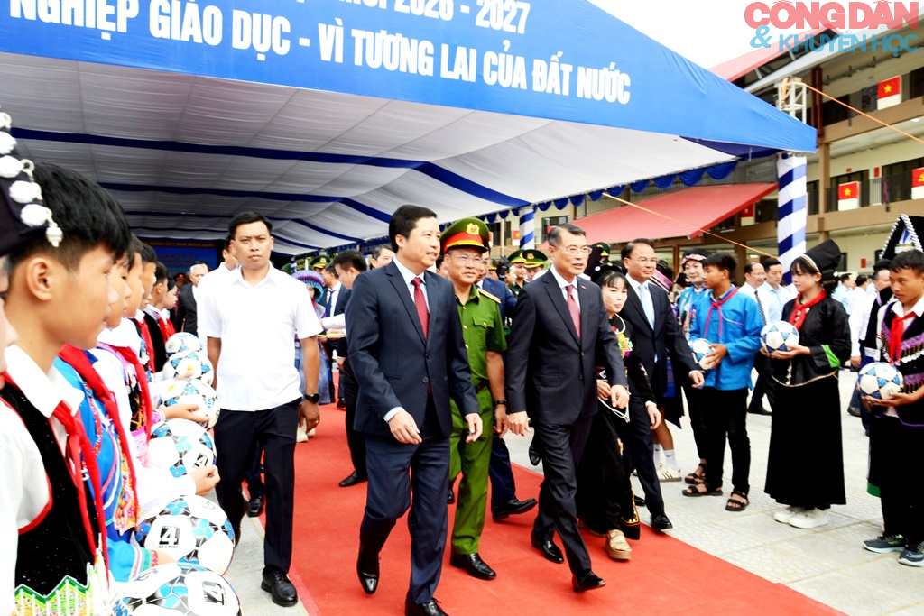 Trường mới thắp s&aacute;ng tương lai tr&ecirc;n n&uacute;i cao bi&ecirc;n giới Mường Khương - Ảnh 11.