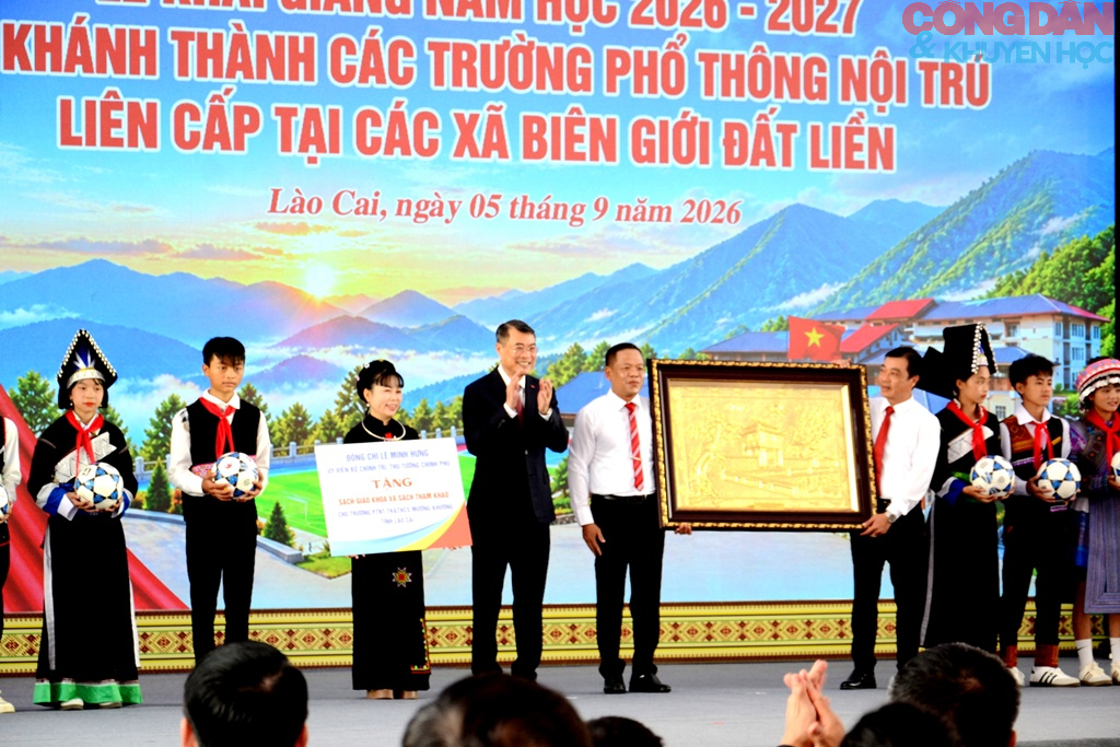 Trường mới thắp s&aacute;ng tương lai tr&ecirc;n n&uacute;i cao bi&ecirc;n giới Mường Khương - Ảnh 10.