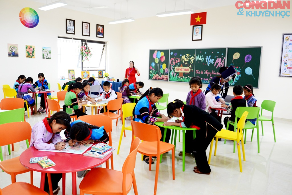 Trường mới thắp s&aacute;ng tương lai tr&ecirc;n n&uacute;i cao bi&ecirc;n giới Mường Khương - Ảnh 14.