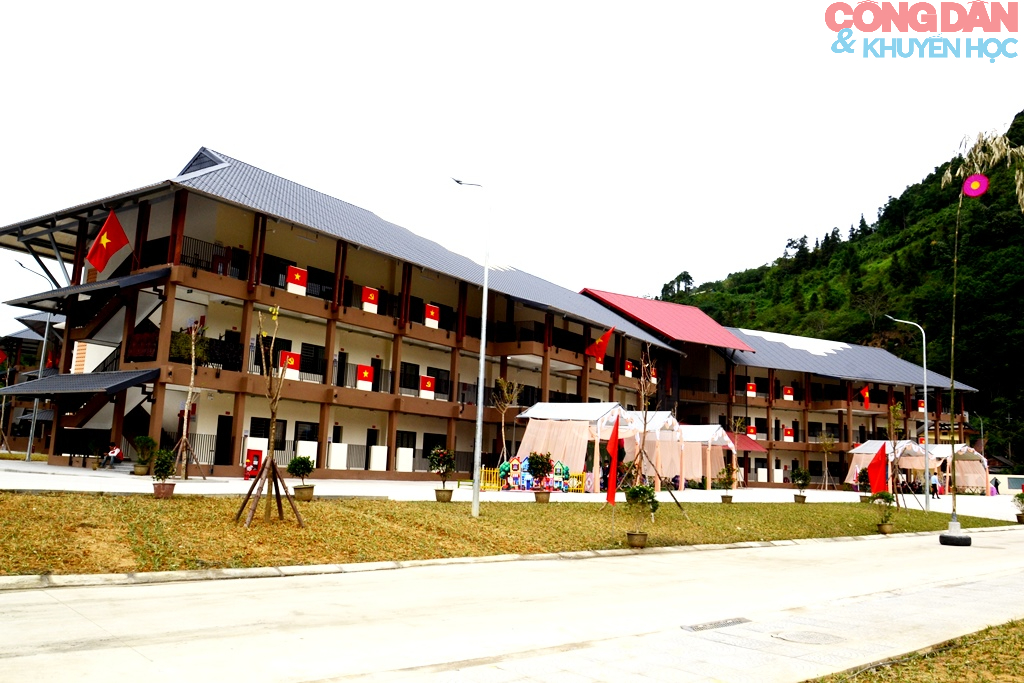 Trường mới thắp s&aacute;ng tương lai tr&ecirc;n n&uacute;i cao bi&ecirc;n giới Mường Khương - Ảnh 17.