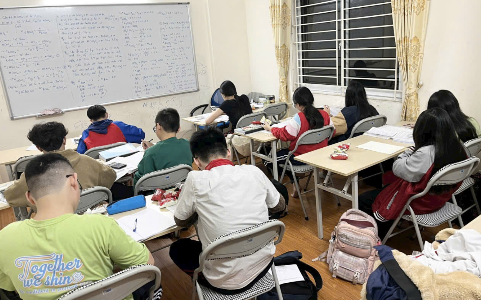 Dạy th&ecirc;m "ch&eacute;o m&ocirc;n" thu tiền được v&agrave; kh&ocirc;ng được? - Ảnh 2.
