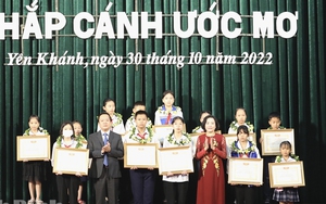 Quỹ khuyến học khuyến tài Vũ Duy Thanh, Ninh Bình trao thưởng học sinh, sinh viên xuất sắc