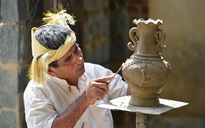 UNESCO ghi danh nghệ thuật làm gốm của người Chăm là di sản văn hóa phi vật thể cần bảo vệ khẩn cấp