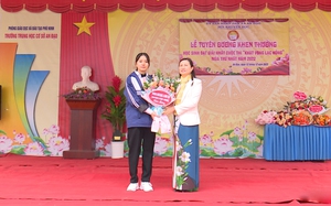 Phú Thọ: Khen thưởng học sinh đoạt giải Nhất cuộc thi “Khát vọng Lạc Hồng”