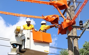 Cao điểm nắng nóng, nhu cầu tiêu thụ điện Hà Nội tăng vọt - Ảnh 4.