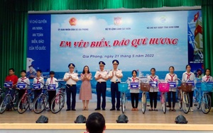 Hội Khuyến học tỉnh Ninh Bình trao 17 sổ tiết kiệm trị giá gần 500 triệu đồng cho học sinh khó khăn - Ảnh 5.