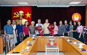 Tiếp nhận gần 12.000 tỷ đồng ủng hộ phong tr&agrave;o "Đẩy mạnh chăm lo người c&oacute; c&ocirc;ng với c&aacute;ch mạng" - Ảnh 4.