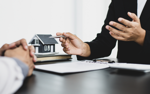 Miễn thuế GTGT đối với hàng nhập khẩu giá trị nhỏ - Ảnh 3.