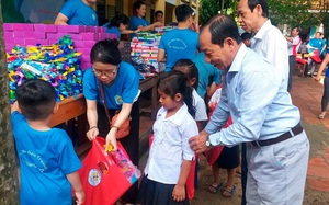 An Giang: Trao tặng 650 phần quà cho học sinh Khmer khó khăn nơi biên giới