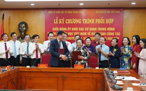 Ký chương trình phối hợp giữa Đảng ủy khối các cơ quan Trung ương và Hội Khuyến học Việt Nam