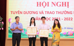 Thanh Hóa: Trao thưởng học sinh đạt thành tích xuất sắc năm học 2021 - 2022