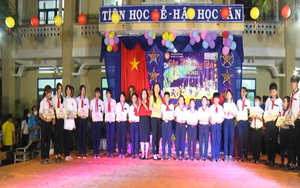 Bình Thuận: Trao 50 suất học bổng cho học sinh vượt khó, hiếu học