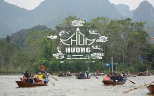 Khai hội Chùa Hương - lễ hội lớn nhất và kéo dài nhất Việt Nam