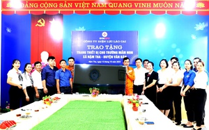 Điện lực Lào Cai hỗ trợ học sinh dân tộc thiểu số vùng sâu