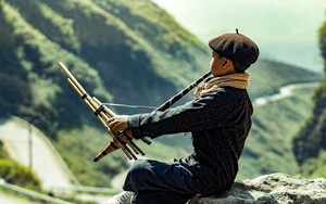 Nghệ nh&acirc;n M&ocirc;ng truyền dạy m&uacute;a kh&egrave;n ng&agrave;y h&egrave; cho học sinh v&ugrave;ng cao L&agrave;o Cai - Ảnh 7.