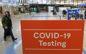 Mỹ bỏ yêu cầu xét nghiệm COVID-19 đối với hành khách đến từ Trung Quốc