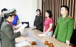 Bắt giam Ph&oacute; chủ tịch x&atilde; v&agrave; Gi&aacute;m đốc doanh nghiệp do thi c&ocirc;ng lan can đ&aacute; bờ k&egrave; s&ocirc;ng Hồng k&eacute;m chất lượng - Ảnh 9.
